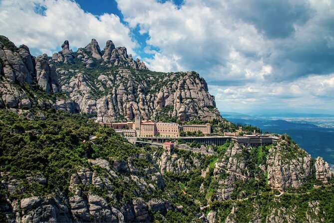 Tour in the City of Barcelona by Air, Sea and Land - Tips for Booking Your Barcelona Tour