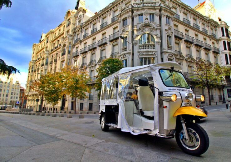 Tour in TUTUKTUK 1 Hour. Madrid Madrid Madrid - Good To Know