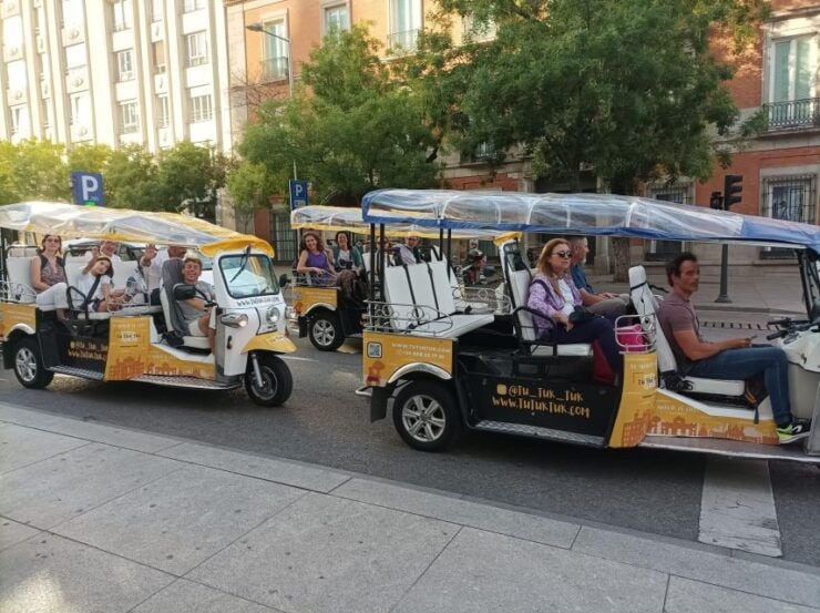 Tour in TUTUKTUK 1 Hour. Madrid Madrid Madrid - Tour Details