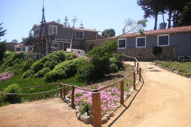 Tour Isla Negra House of Pablo Neruda and Pomaire From Santiago - Santiago to Isla Negra