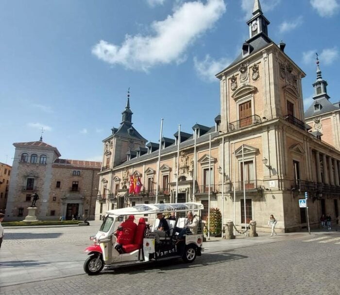 Tour Madrid: Secrets in a Electric Tuk Tuk - Tuk Tuk Transportation for a Unique Experience