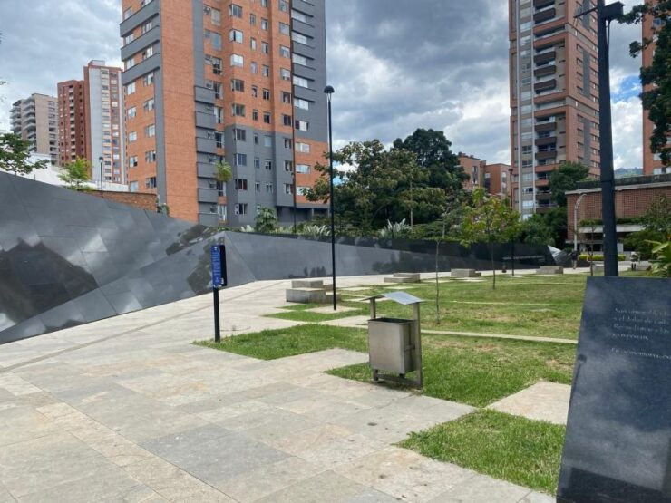 Tour Medellín: Commune13 and Pablo Escobar Rooftop - Tour Details