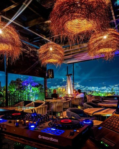 Tour Medellín: Commune13 and Pablo Escobar Rooftop - Frequently Asked Questions