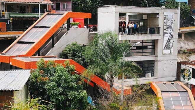 Tour Medellín: Pablo Escobar and Commune 13 - Service Quality and Verification