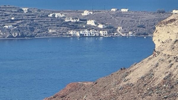 Tour Mini Bus/Coach Santorini /Oia Island - Scenic Views and Attractions