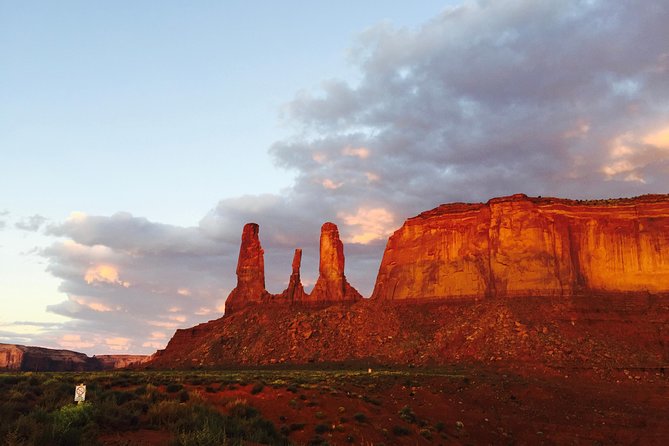 Tour Monument Valley With a Navajo Guide (1.5hr Tsngt) - The Sum Up