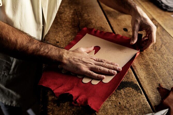 Tour Naples: Journey into the historical Neapolitan glove factory - Good To Know