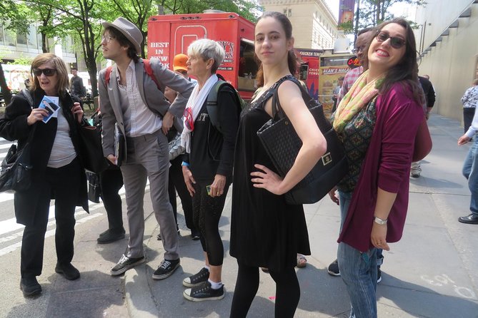 Tour Noir: A Dame To Guide For - Common Questions