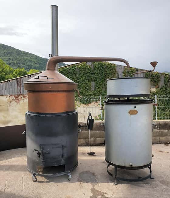 Tour of a family-run lavender essential oil distillery - FAQ