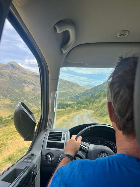 Tour of Aran 4×4 - Fauna, Flora and Alpine Nature - Romanesque Culture and Heritage