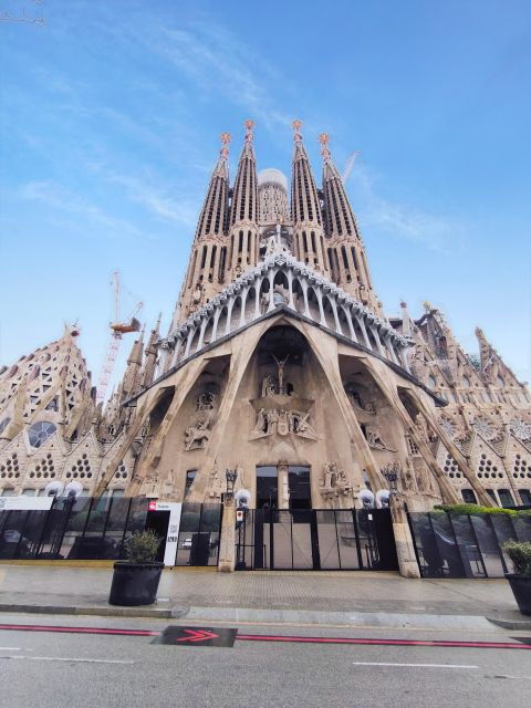 Tour of Barcelona - Experience
