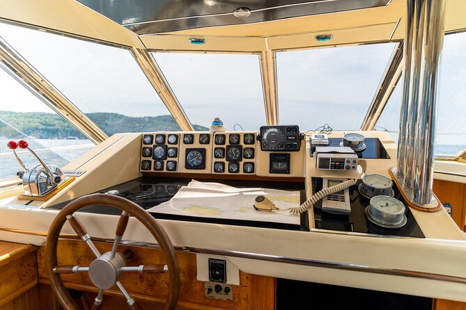 Tour of Ischia in Private Yacht - Tour Inclusions