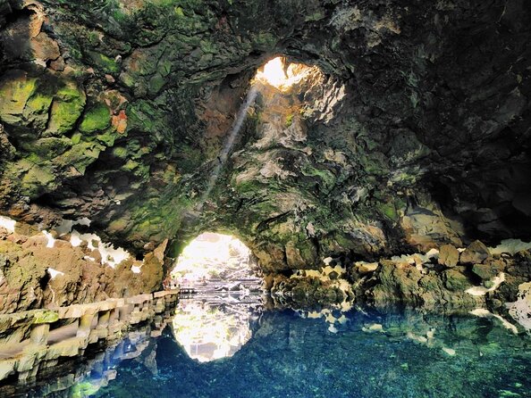 Tour of Jameos Del Agua Viewpoint and Valley of 1000 Palm Trees for Cruise Passengers - Good To Know