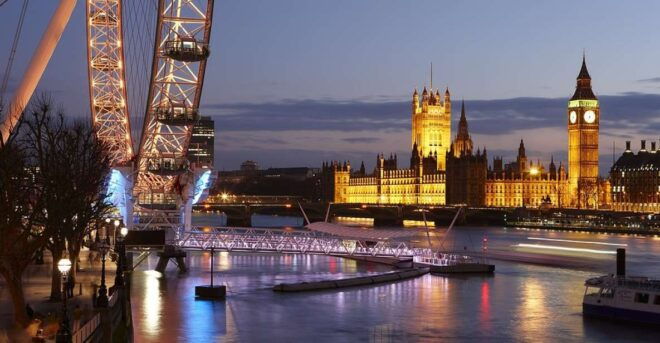 Tour of London and Christmas Day Lunch Cruise - Selecting Participants and Date