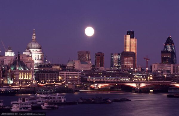 Tour of London and Christmas Day Lunch Cruise - Directions and Itinerary