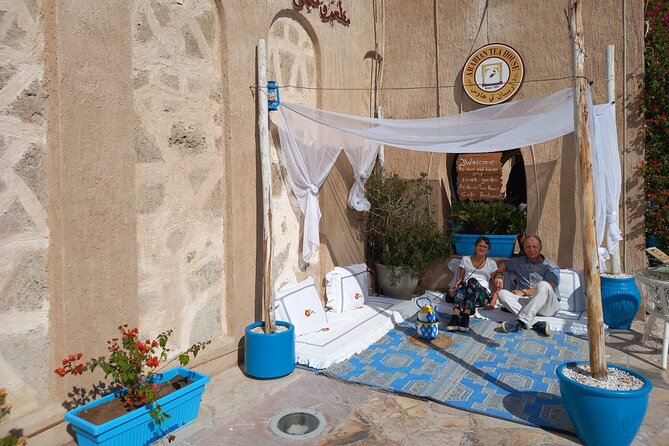 Tour of Old Dubai by Night. Tastings and History. - Navigating the Bustling Souks and Bazaars