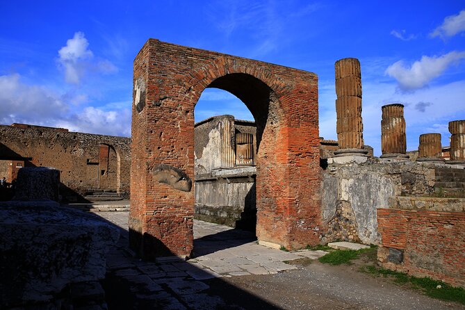 Tour of Pompeii With Skip the Line Tickets & Exclusive Guide - Tour Location and Guides