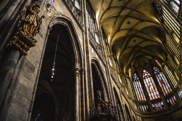 Tour of Prague Castle in Italian Language Ticket Included - Tips for Visitors