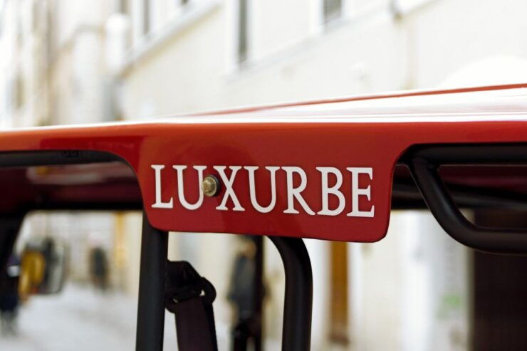 Tour of Rome in Golf Cart: 3H Shopping Tour - Tour Experience