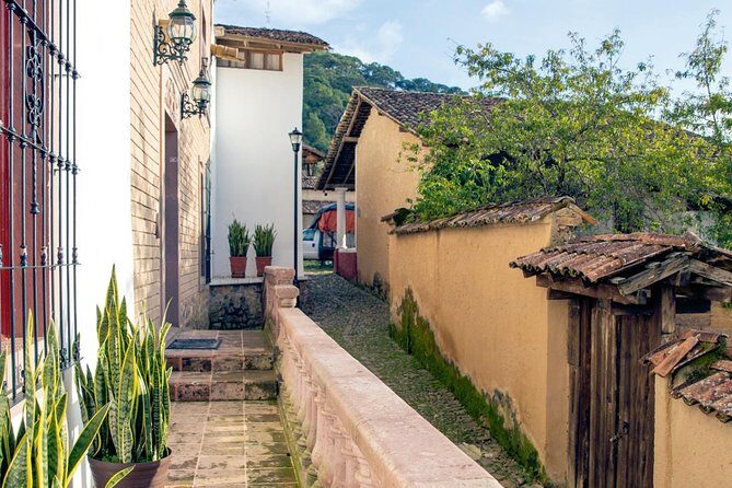 Tour of San Sebastián del Oeste with Lunch - FAQ