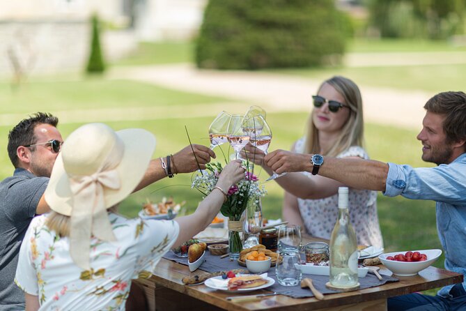 Tour of the Château De La Dauphine & Picnic in the Park - End Point