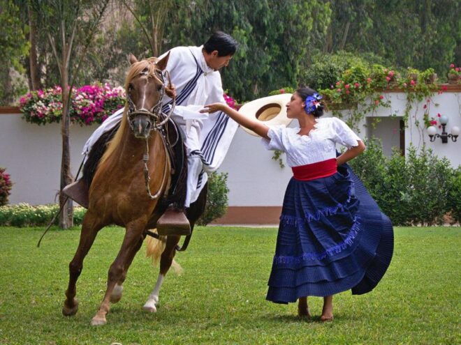 Tour of the Chimu and Moche Cultures Marinera Show - Huacas De La Luna Visit Details