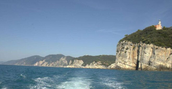 Tour of the Gulf of Poets - Language Options and Cancellation Policy