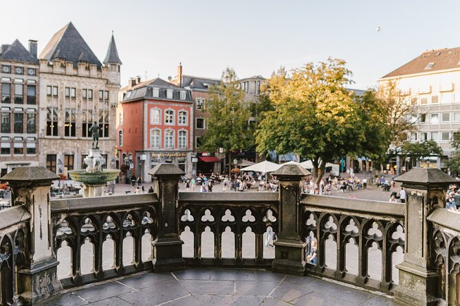 Tour of the Old Town - ENGLISH (public) - Meeting and Pickup