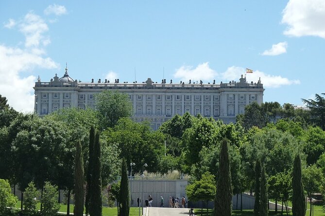 Tour of the Royal Gardens and Royal Palace of Madrid - Highlights of the Royal Gardens