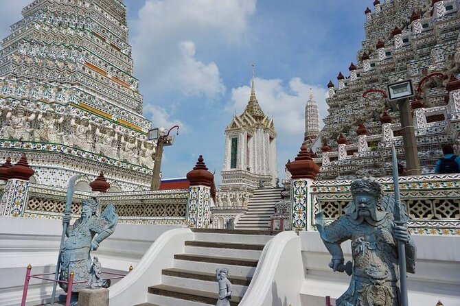 Tour of Two Temples With Royal Grand Palace in Bangkok - Exploring the Two Temples