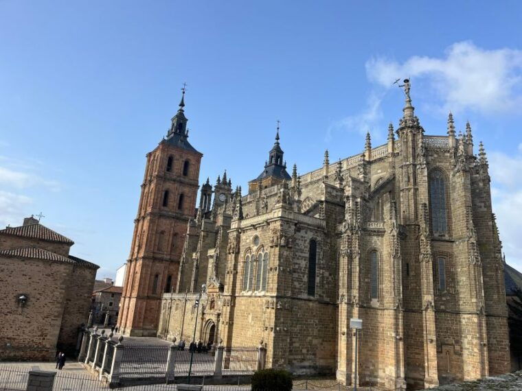 Tour Oviedo Castrillo Polvazares Astorga and Leon Cathedral - Customer Feedback