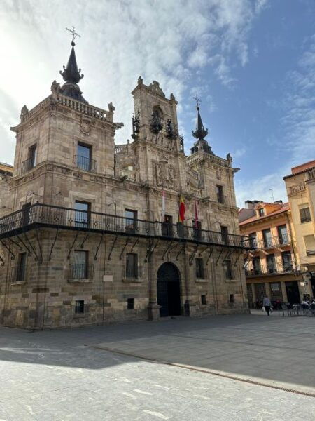Tour Oviedo, Castrillo Polvazares, Astorga, and Leon Cathedral - Host/Greeter
