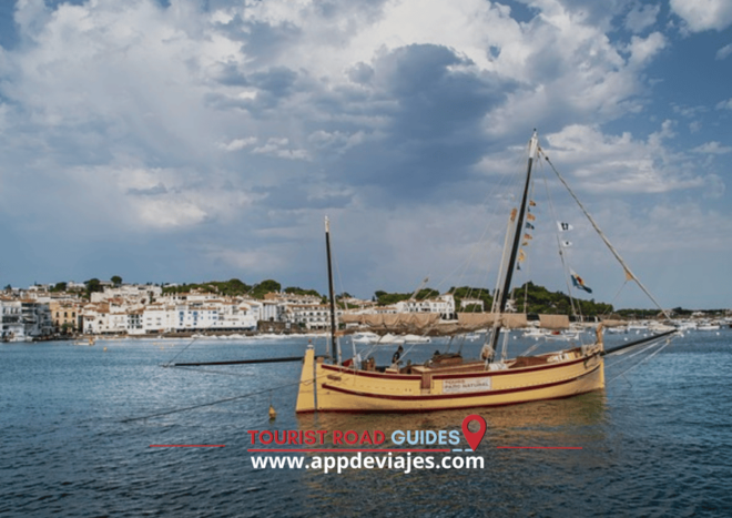 Tour Private Boat, Costa Brava & Lunch - Lunch Experience