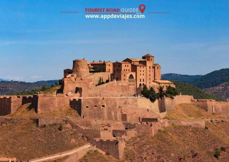 Tour Private Castles, Salt, Montserrat & Wines - Tour Overview