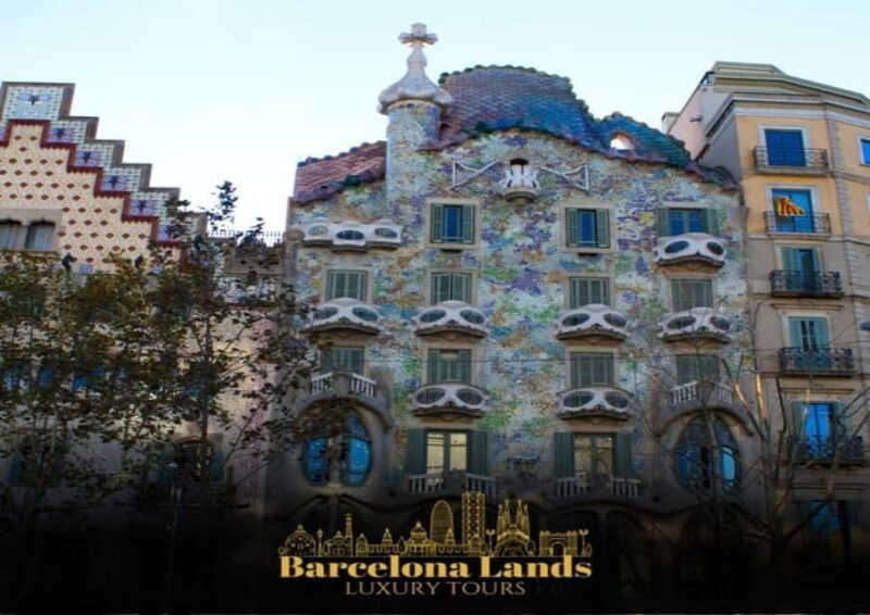 Tour Private Luxury Barcelona & Lunch - Dining and Comfort