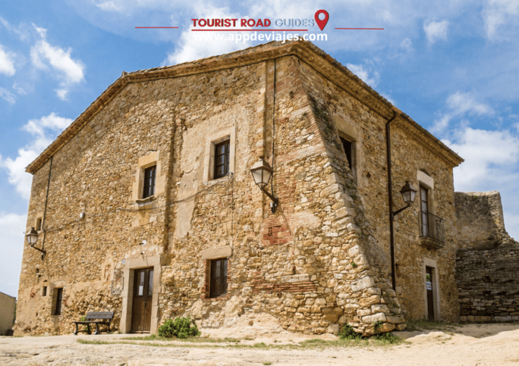 Tour Private Medieval Villages & Dinner at Sea - Good To Know