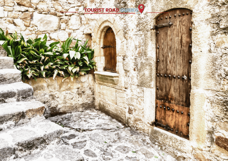 Tour Private Medieval Villages & Dinner at Sea - Itinerary Details