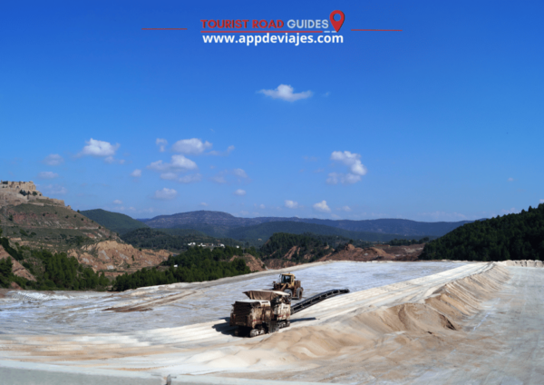 Tour Private Monserrat, Castle and Salt - Inclusions and Exclusions