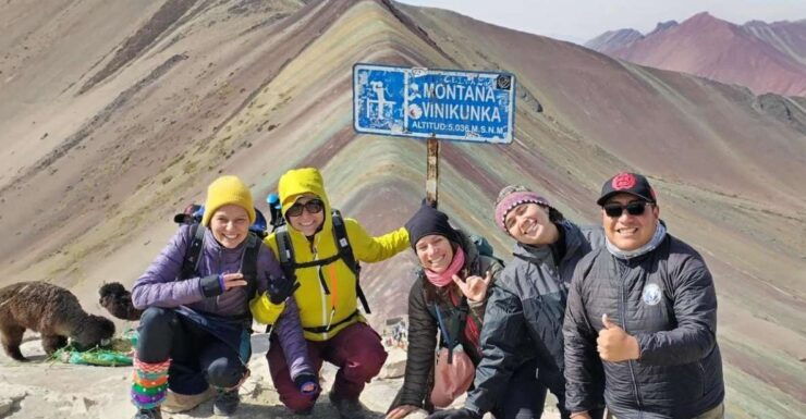 Tour Rainbow Mountain Red Valley - Experience Highlights