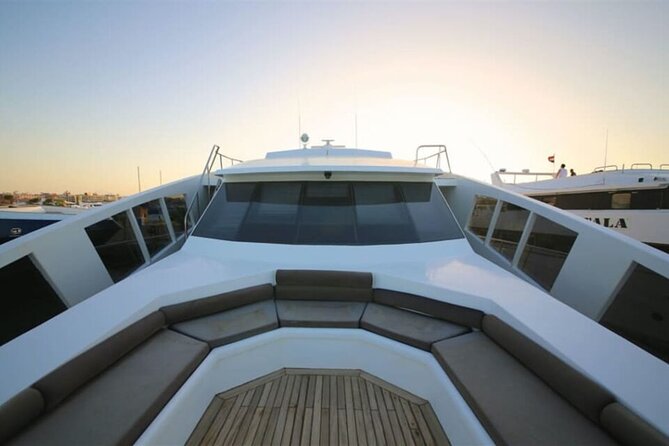 Tour Sail Dubai on the 100 Ft Luxury Yacht - Overview of the Luxury Yacht Tour