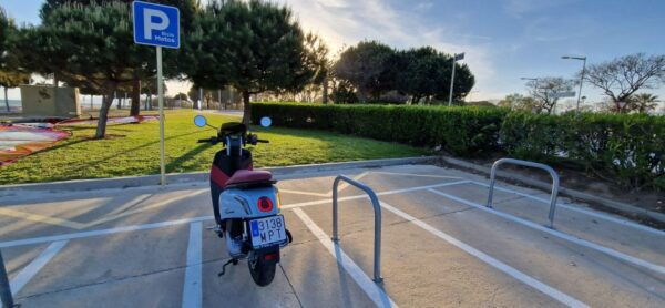 Tour Scooter 125cc Guided Salou to Red Hills 2h With Pickup - Frequently Asked Questions