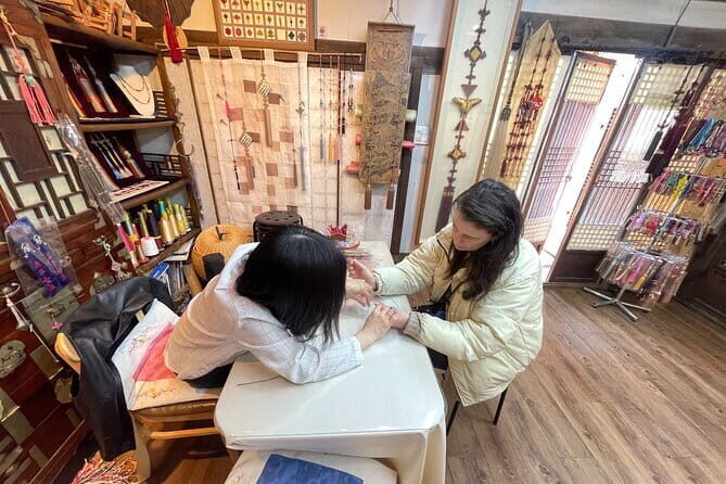 Tour Seouls oldest district with a storyteller from Bukchon - Good To Know