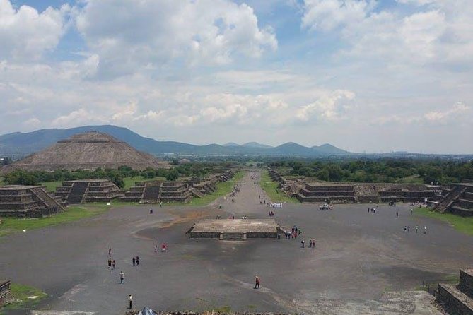 Tour Teotihuacan and Guadalupano Sanctuary - Customer Support and Assistance