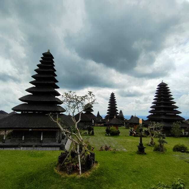 Tour the island of Bali with expert tour guides in Spanish. - The Sum Up