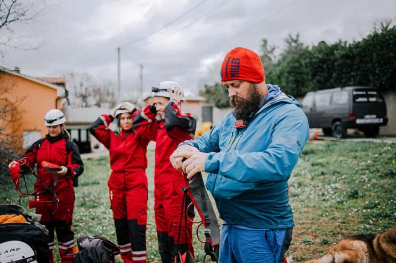 TOUR THE UNDERGROUND WITH NO EXPERIENCE REQUIRED Abseil tour - The Equipment and Safety Protocols