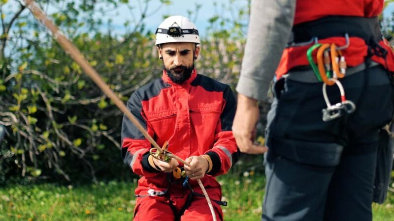 TOUR THE UNDERGROUND WITH NO EXPERIENCE REQUIRED Abseil tour - The Sum Up