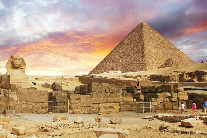 Tour to Giza Pyramids and The Egyptian Museum - Marvels of Tutankhamuns Treasures