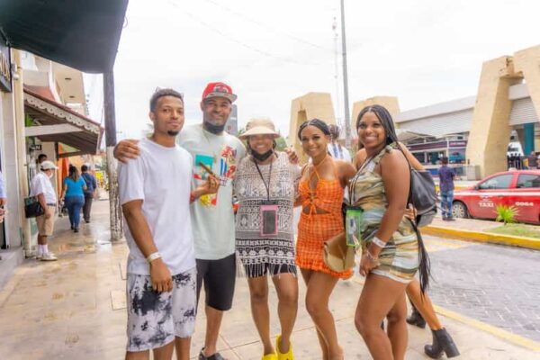 Tour to Isla Mujeres With Open Bar Departure at Noon - Frequently Asked Questions