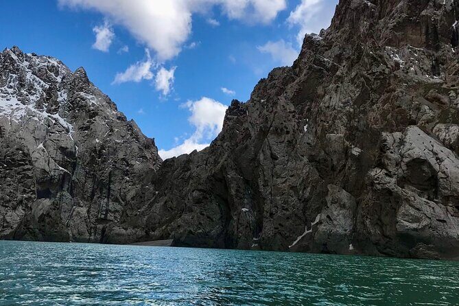 Tour to Kel Suu Lake Visit Paradise of Kyrgyzstan - Day 1: From Bishkek to Tash Rabat