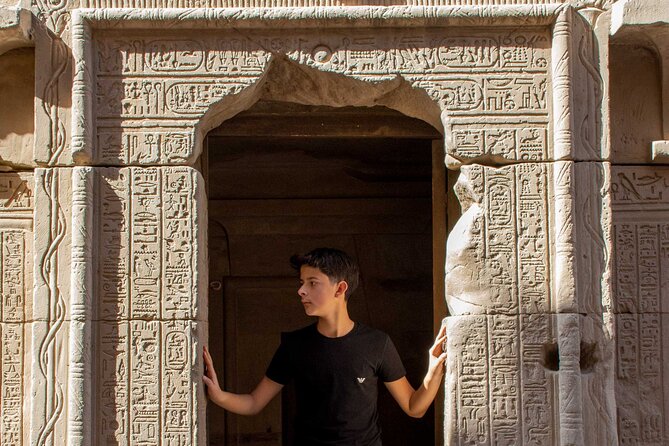 Tour to Luxor With Professional Photographer From Hurghada - Pickup and Start Time